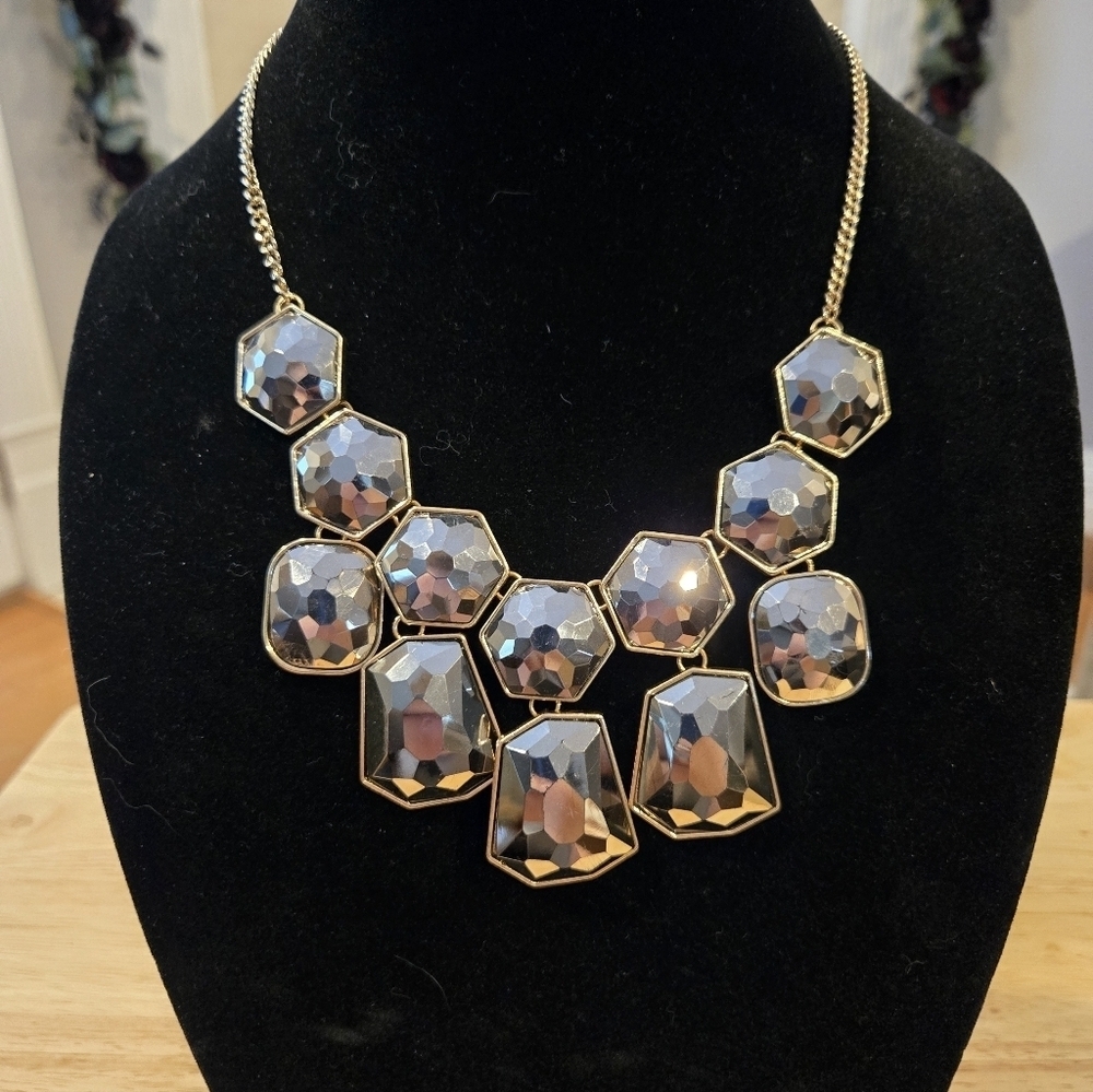 Elegant Gold and Black Statement Necklace